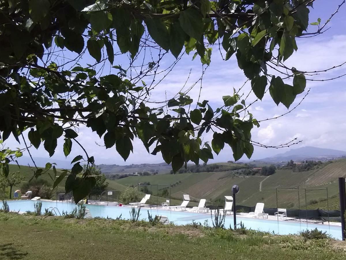 Casali Costadoro อักกวาวีวา ปิเชนา ภายนอก รูปภาพ