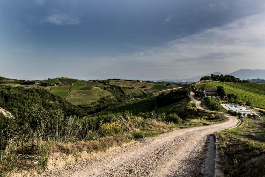 Casali Costadoro อักกวาวีวา ปิเชนา ภายนอก รูปภาพ